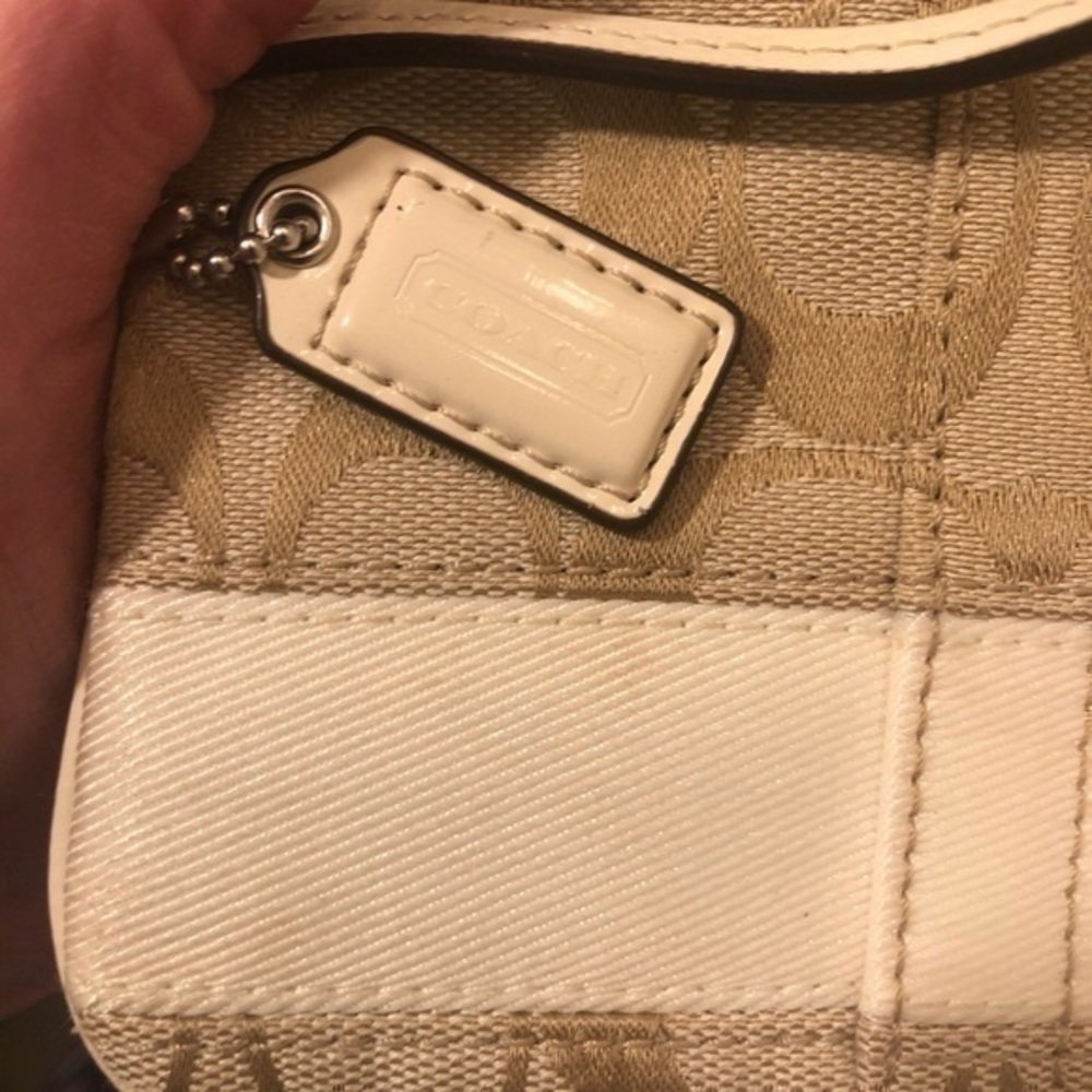 Coach brown creamy white signature stripe wristlet - Picture 5 of 6